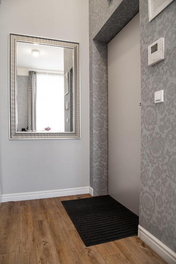 Househost Apartment :Zacisze Street Cracóvia Exterior foto